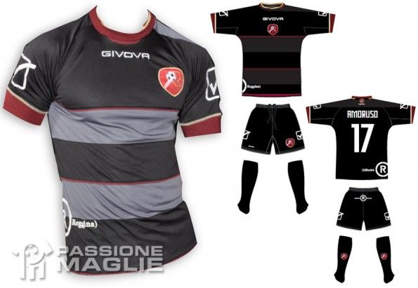 Terzo kit trasferta Reggina Calcio 2012-2013 Givova Terza divisa della Reggina 2012-2013