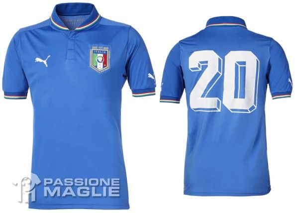 La maglia dell'Italia Puma che celebra i 30 anni dal mondiale 1982 Maglia Italia celebrativa mondiale 1982