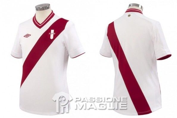 La casacca home della nazionale peruviana 2012-2013 Umbro Prima maglia Perù 2012-2013