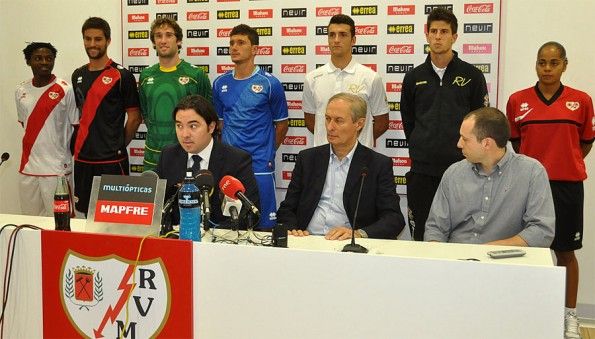La conferenza stampa di presentazione dei kit del Rayo Presentazione divise Rayo Vallecano 2012-2013