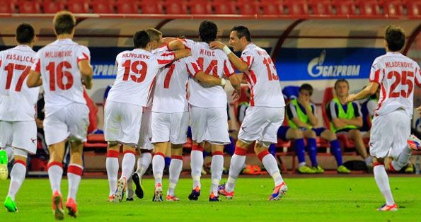 Il retro della maglia della Stella Rossa 2012-2013 Legea Nomi numeri Stella Rossa 2012-13