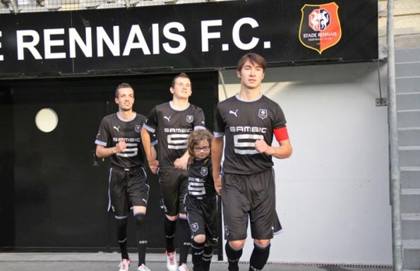 I tifosi del Rennes indossano la terza casacca Puma Rennes divisa third 2012-2013