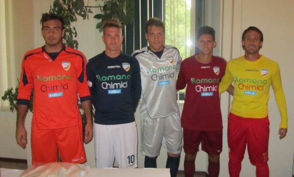 Le divise ufficiali dell'Amiternina 2012-2013 Macron Amiternina maglie 2012-2013