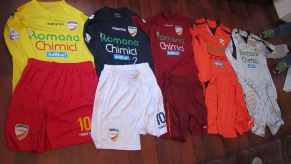 I kit ufficiali dell'Amiternina stagione 2012-2013 Casacche da gioco Amiternina
