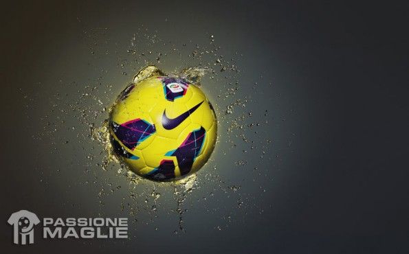 Il nuovo pallone Nike Maxim Hi-Vis per la stagione 2012-2013 Pallone Serie A Nike Maxim Hi-Vis