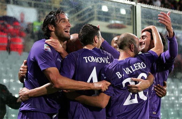 Fiorentina calciatori esultano