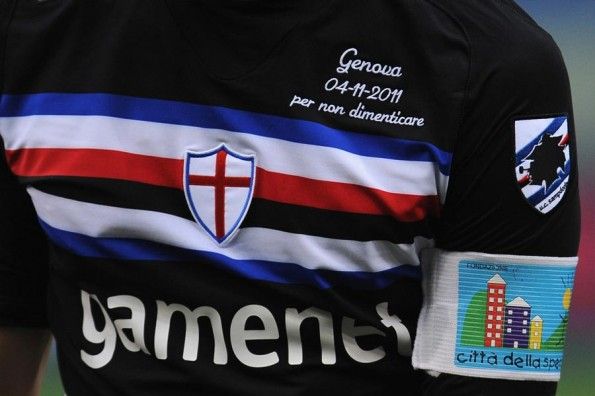 Ricamo maglia nera Sampdoria alluvione