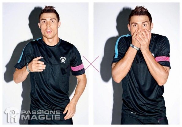 Ronaldo scherza photobook collezione CR7