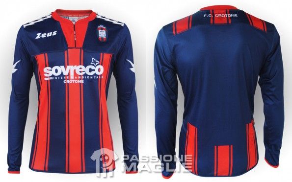 La prima maglia del Crotone stagione 2012-2013 prodotta da Zeus Sport Crotone prima maglia 2012-2013