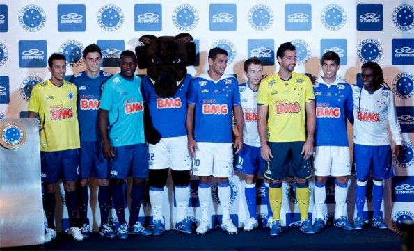 Presentazione kit Cruzeiro 2013 Olympikus