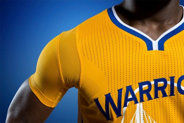 Dettaglio manica maglia Golden State Warriors