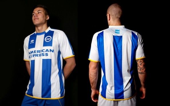 La divisa del Brighton & Hove Albion 2013-2014
