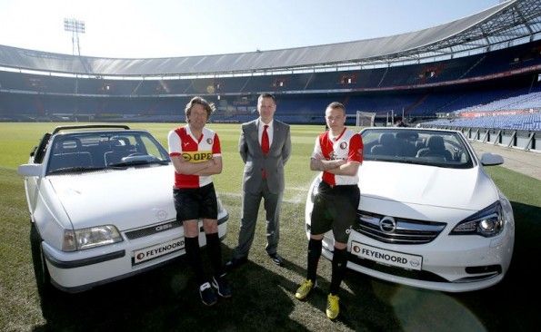 Presentazione accordo tra Feyenoord ed Opel Presentazione accordo tra Feyenoord ed Opel