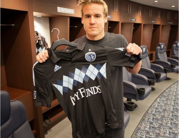 Myers con la terza maglia 2013 dello Sporting Kansas City Myers con la terza maglia 2013 dello Sporting Kansas City