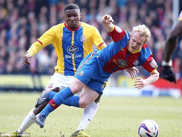 Barnsley con maglia del Crystal Palace