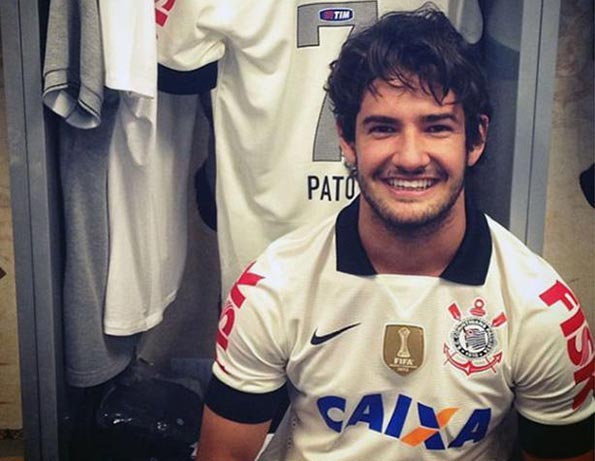 Pato svela divisa Corinthians Twitter