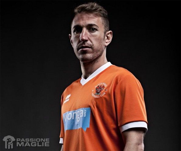 Prima maglia Blackpool 2013-2014 Erreà
