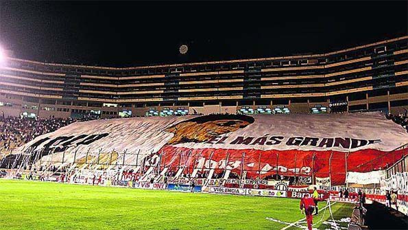 Coreografia tifosi Universitario Fernandez
