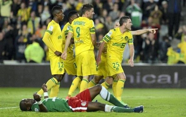 Nantes indossa divisa 2013-2014 contro il Brest