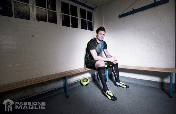 Olivier Giroud indossa le scarpe Puma evoSPEED 1.2