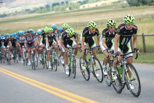 Squadra Cannondale in gruppo