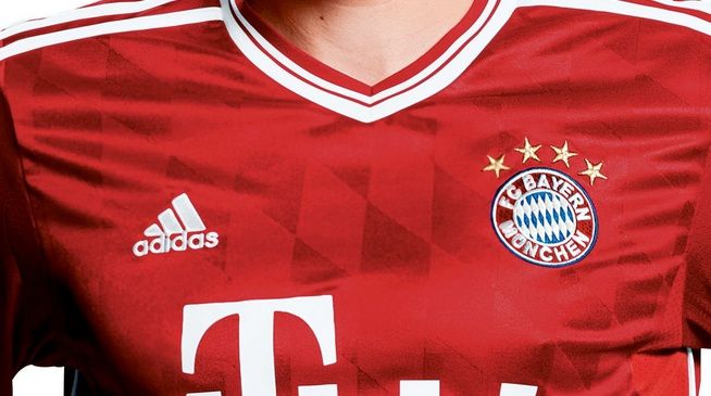 I rombi bavaresi di sfondo nella maglia del Bayern 2013-2014