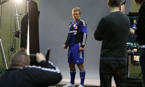 Curtis Main kit away trasferta Middlesbrough 2013-2014