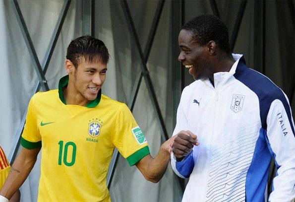 Balotelli scherza con Neymar