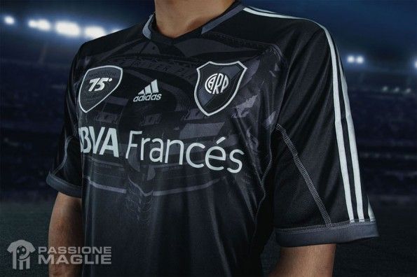 Maglia River Plate 75 anni stadio Monumental