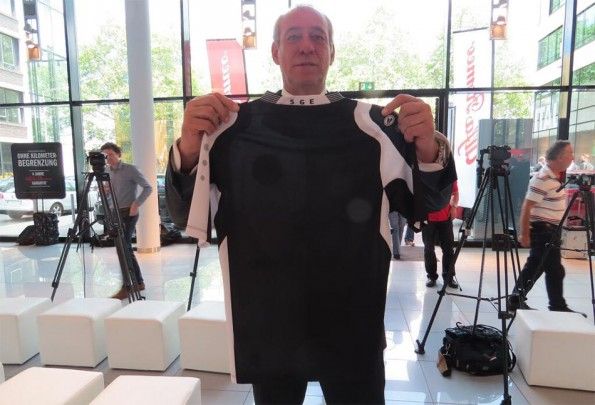 Retro kit trasferta Francoforte 2013-14