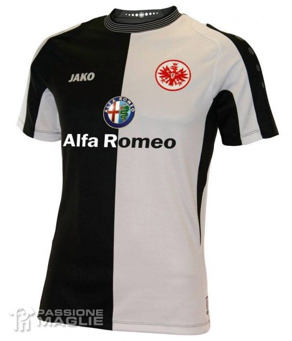 Seconda maglia Eintracht Francoforte 2013-2014