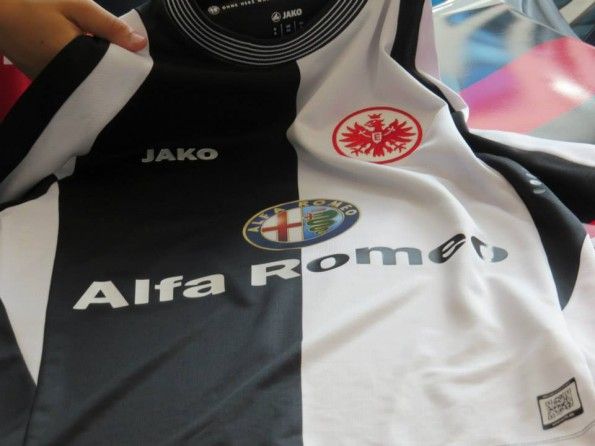 Sponsor Alfa Romeo maglia away Eintracht