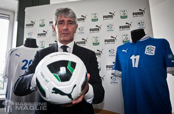 Abodi con il pallone della Serie B 2013-2014