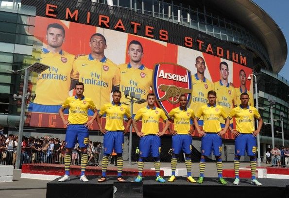 Kit Arsenal away 2013-2014