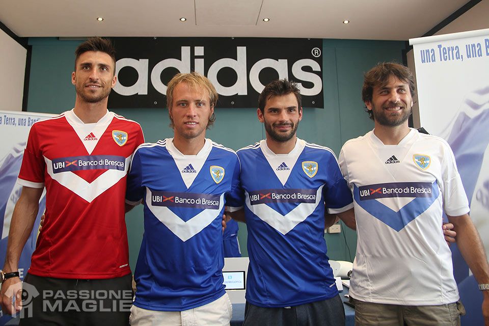 Maglie Brescia 2013-2014 adidas esordisce con una V poco tradizionale