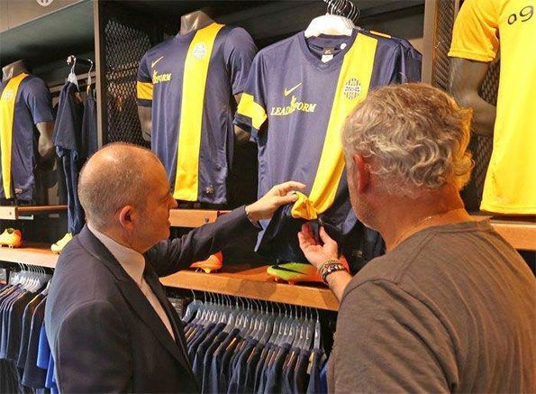 Mandorlini e Gardini all'Hellas Store