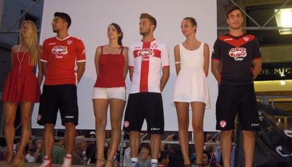 Presentazione kit Varese 2013-2014