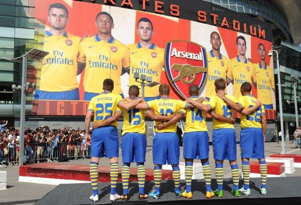Presentazione kit Arsenal away Emirates Stadium
