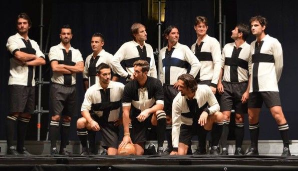 Kit Parma 100 anni Erreà