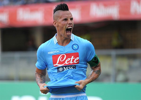 Hamsik esulta dopo un gol con il Napoli