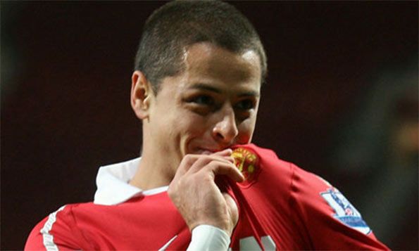 Hernandez bacia la maglia dello United