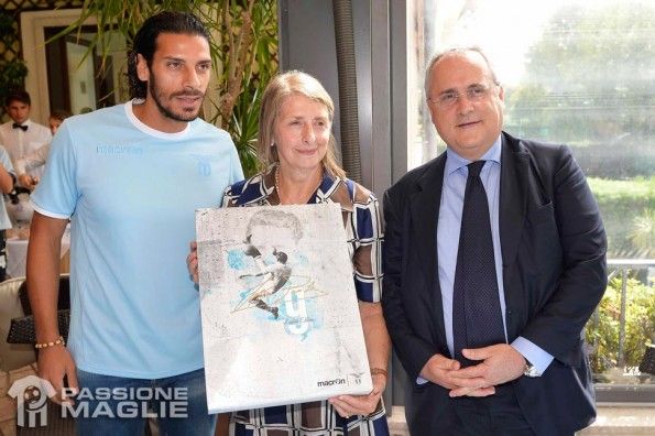 Presentazione maglia Lazio Piola
