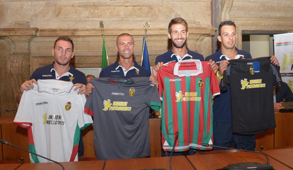 Presentazione maglie Ternana 2013-14