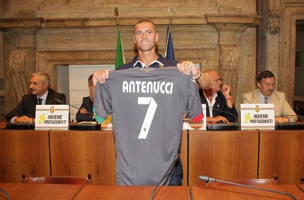 Terzo kit Ternana Antenucci 2013-14