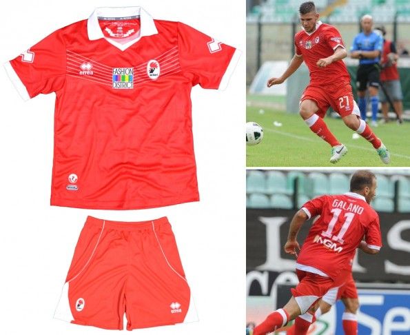 Seconda maglia Bari 2013-2014