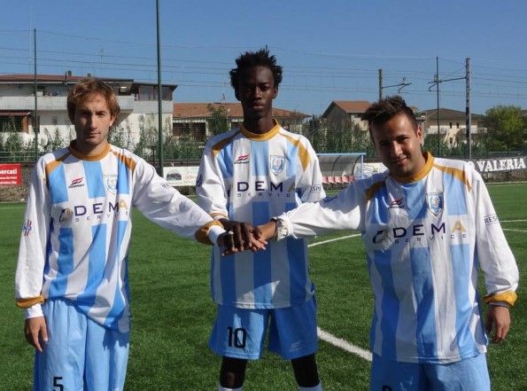 Divise anti razzismo Alba Nova