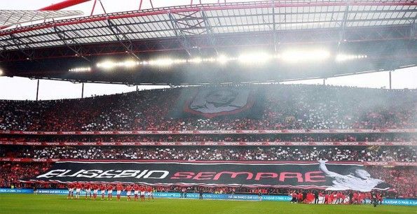 Coreografica Benfica per Eusébio