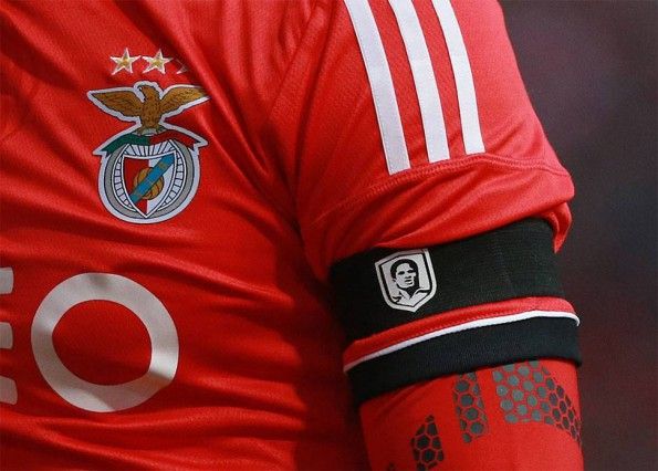 Lutto braccio Benfica-Porto per Eusébio