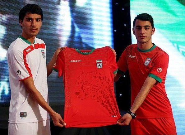 Seconda maglia Iran 2014 Uhlsport