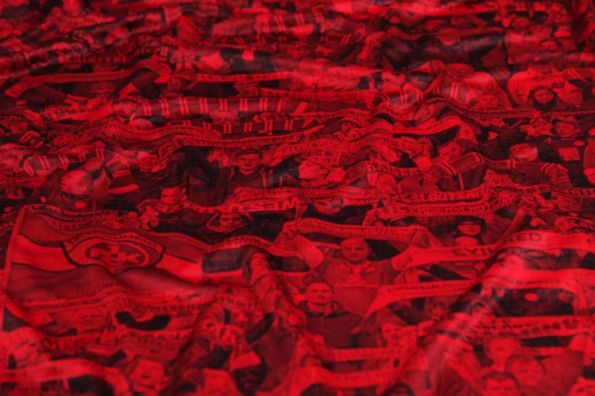 Raffigurazione tifosi maglia speciale Kaiserslautern